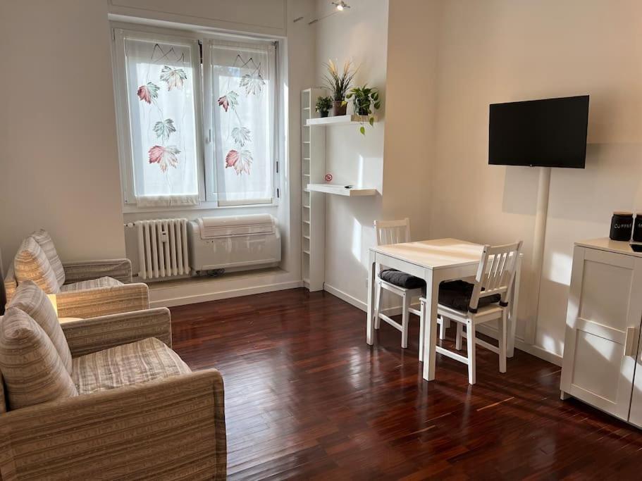 "Giulifor" - Zona Indipendenza - Risorgimento Apartamento Milão Exterior foto
